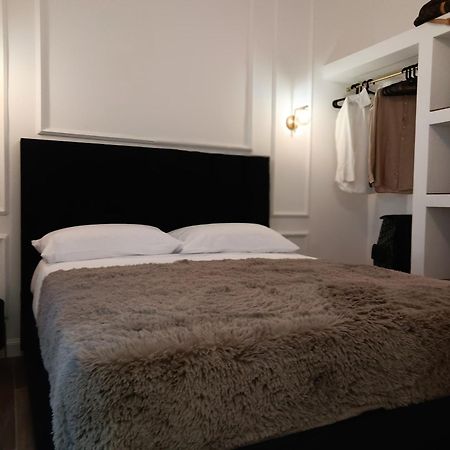 דירות נאפולי La Maison Di Luche' מראה חיצוני תמונה
