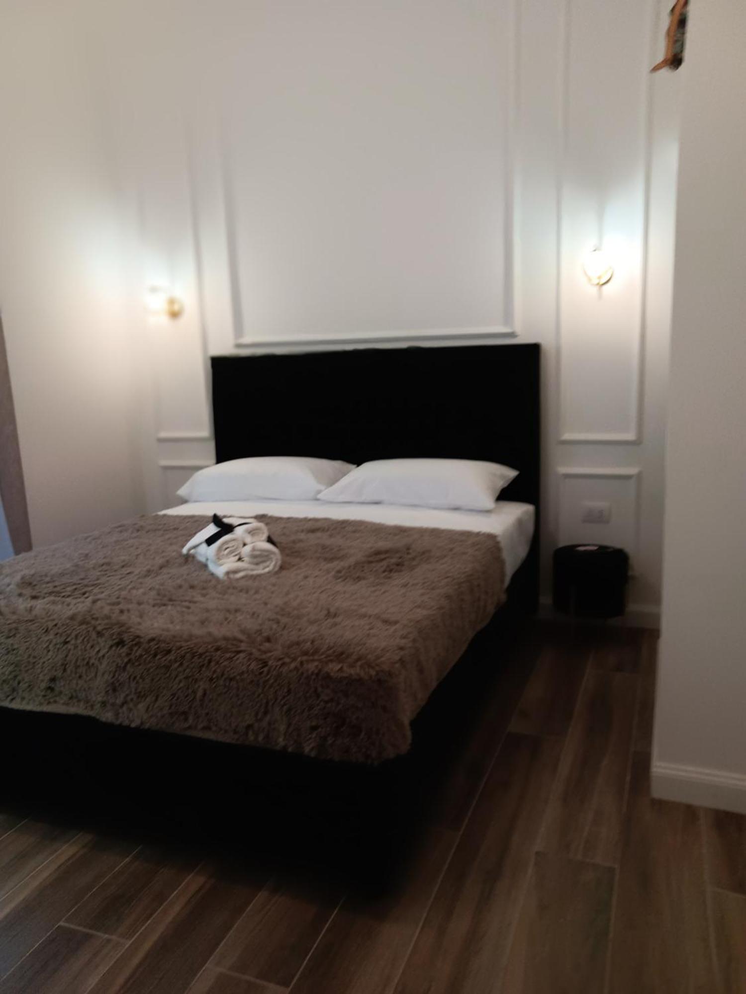 דירות נאפולי La Maison Di Luche' מראה חיצוני תמונה